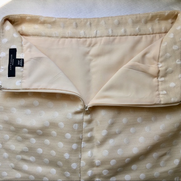 Ann Taylor pencil skirt w/sateen polka dots! 💋 - Picture 3 of 6